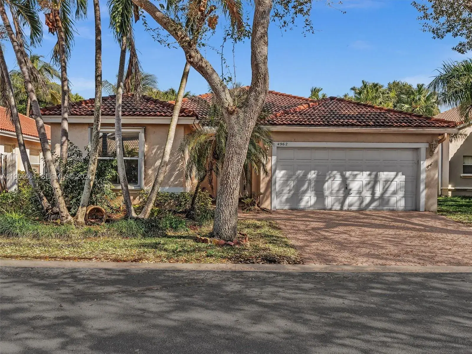 3 bedroom 2 bath Residential for sale at 4962 SW 32nd Way, Hollywood FL 33312