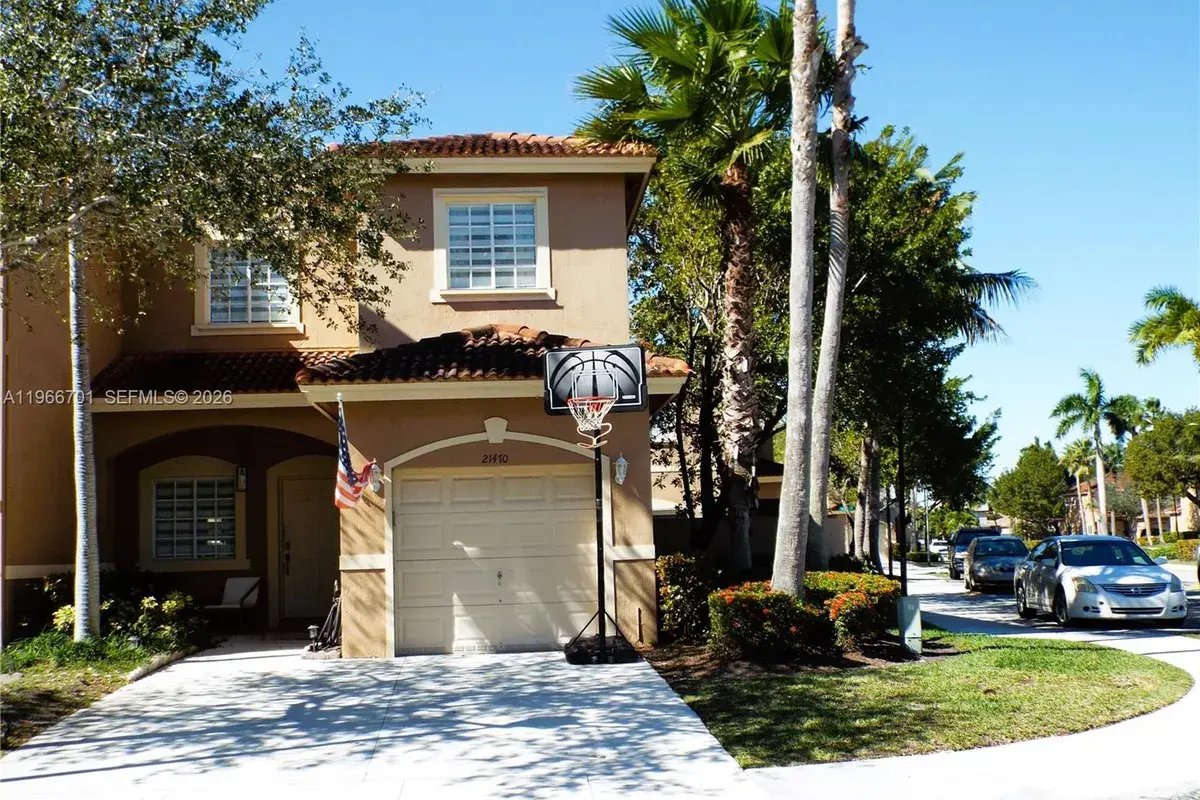 21470 SW 85th Path, Cutler Bay FL 33189