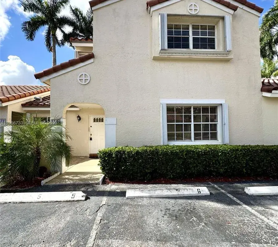 1592 Springside Dr, Weston FL 33326