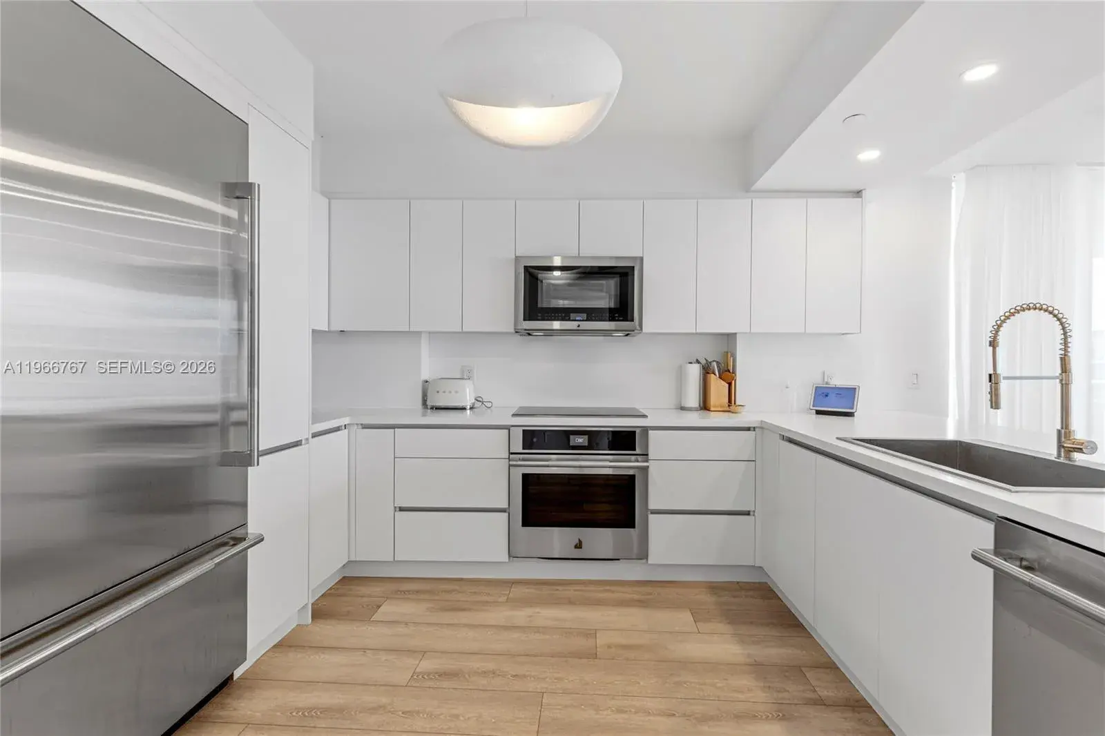 10 Venetian Way # 501, Miami Beach FL 33139