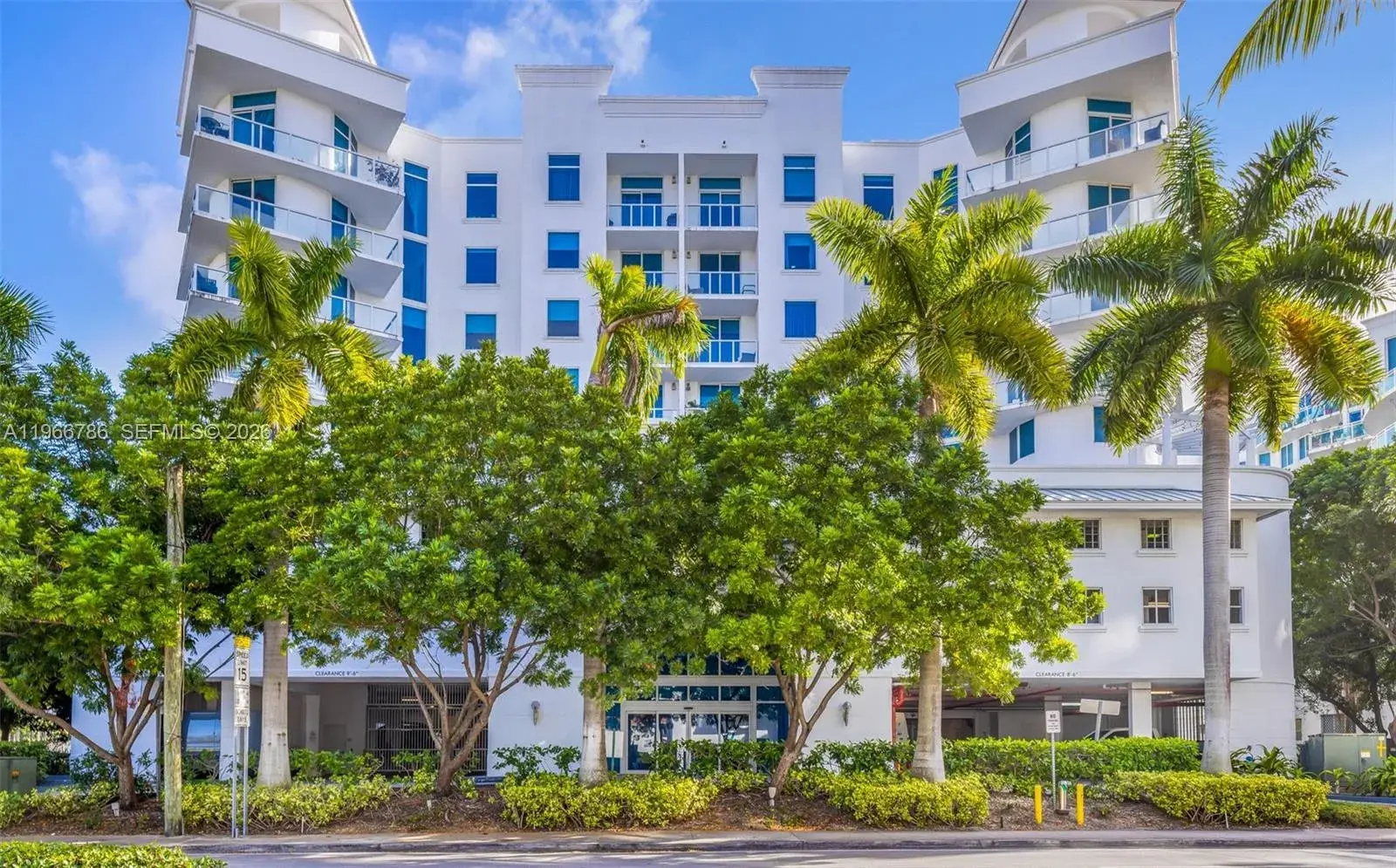 3 bedroom 2 bath Residential for sale at 3030 NE 188th St # 602, Aventura FL 33180