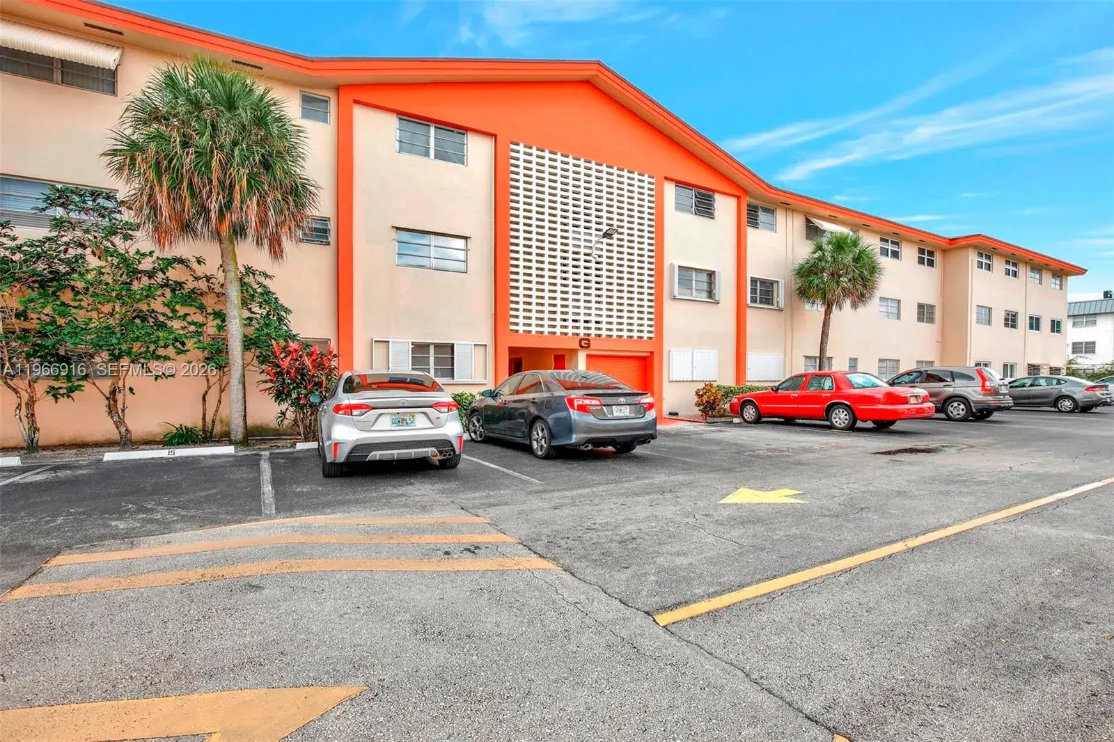 1 bedroom 1 bath Residential for sale at 5300 Washington St # G127, Hollywood FL 33021