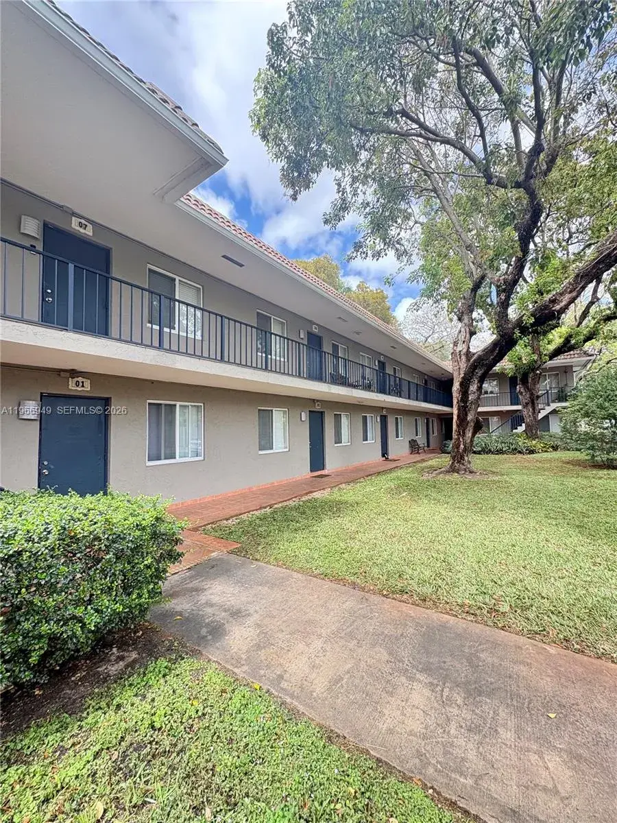 1111 SW 4th St, Fort Lauderdale FL 33312