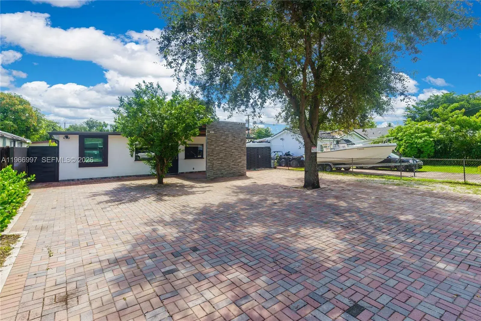 411 N 61st Ave, Hollywood FL 33024