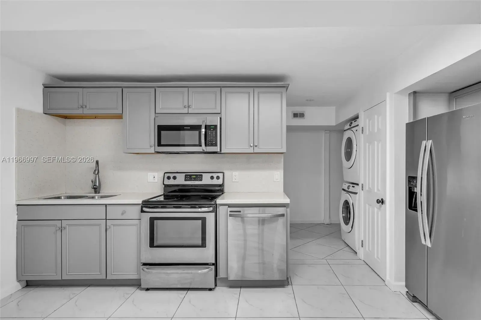 411 N 61st Ave, Hollywood FL 33024