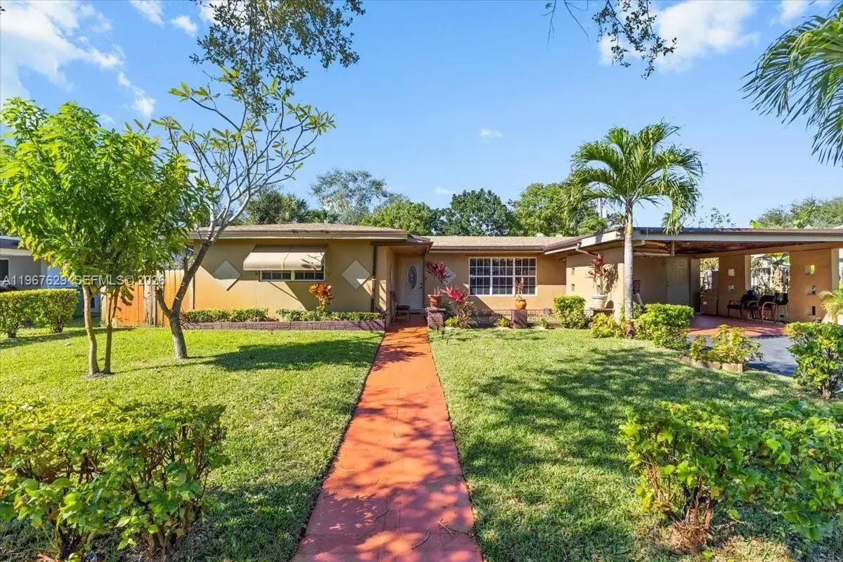 3 bedroom 2 bath Residential for sale at 911 SW 39th Ave, Fort Lauderdale FL 33312