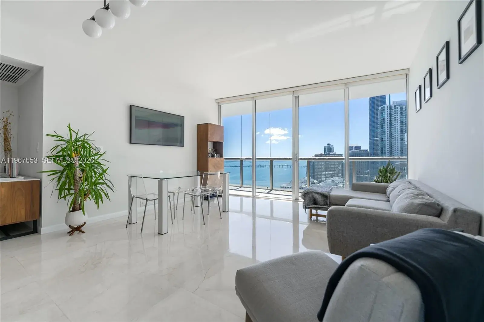 2 bedroom 2 bath Residential for sale at 495 Brickell Ave # 3211, Miami FL 33131