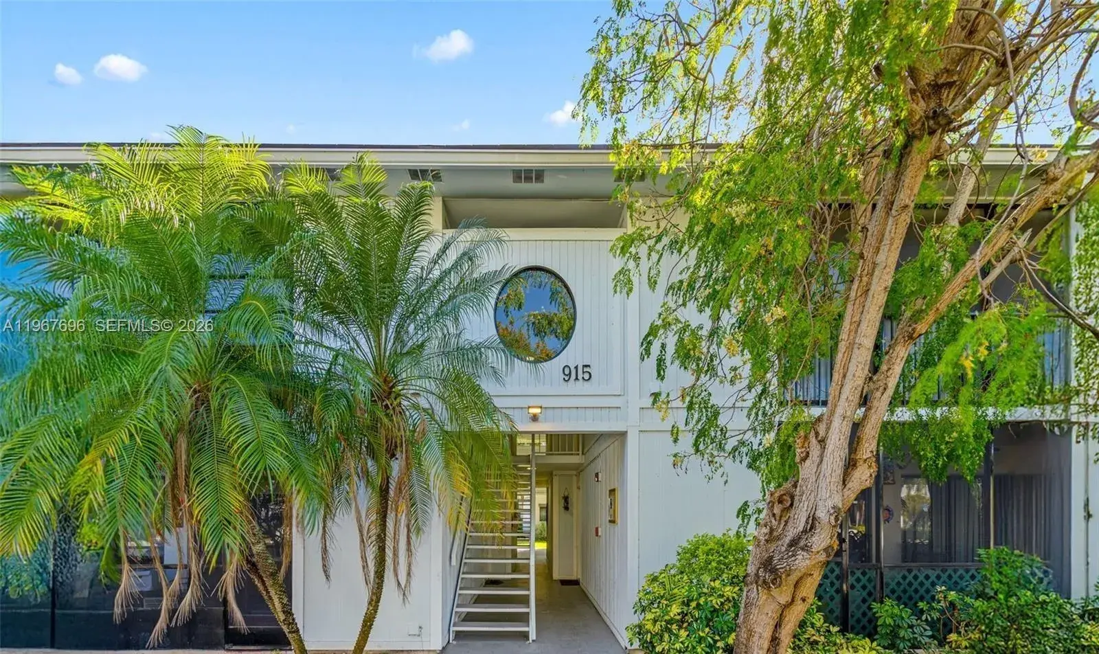1 bedroom 1 bath Residential for sale at 915 NE 199th St # 15, Miami FL 33179