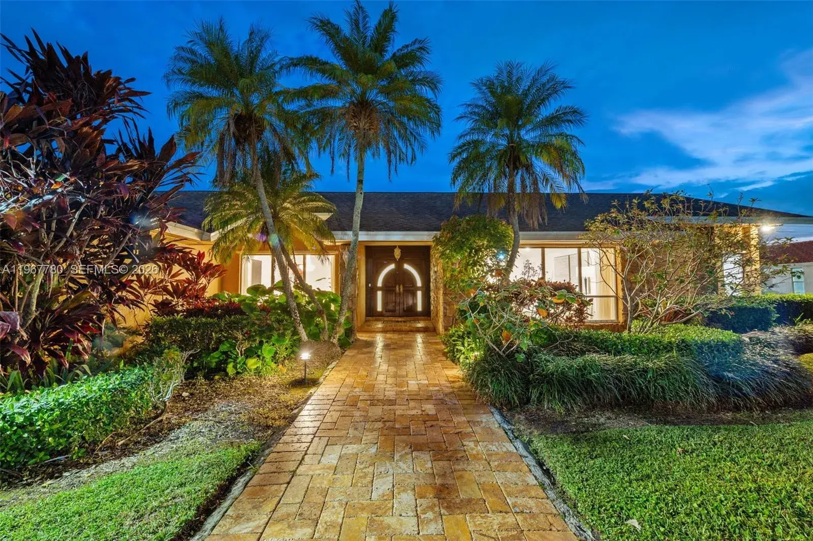 6 bedroom 3 bath Residential for sale at 7720 SW 183rd Ter, Palmetto Bay FL 33157