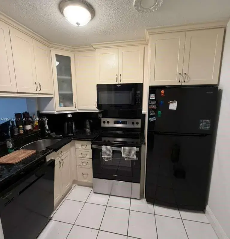 488 NW 165th St Rd # 614, Miami FL 33169