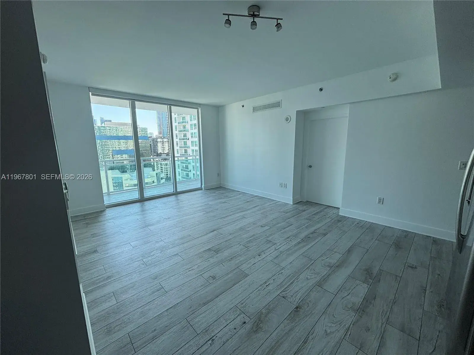 950 Brickell Bay Dr # 2007, Miami FL 33131