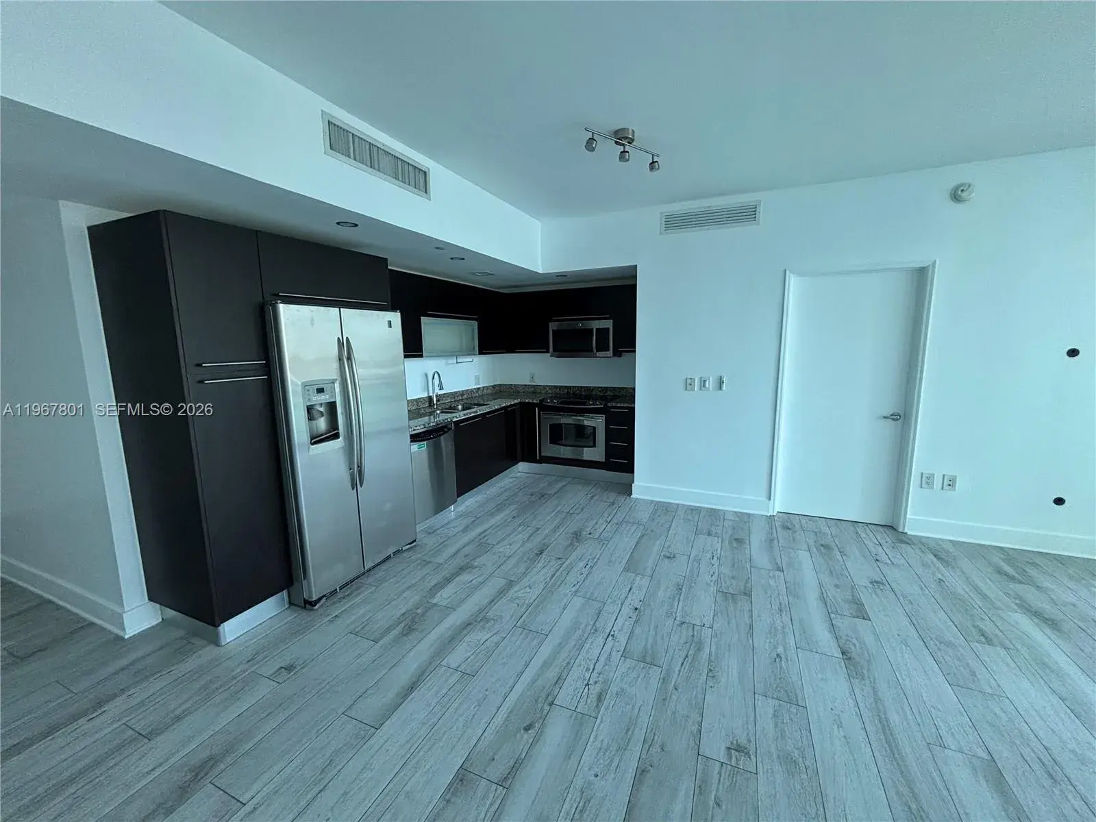 950 Brickell Bay Dr # 2007, Miami FL 33131