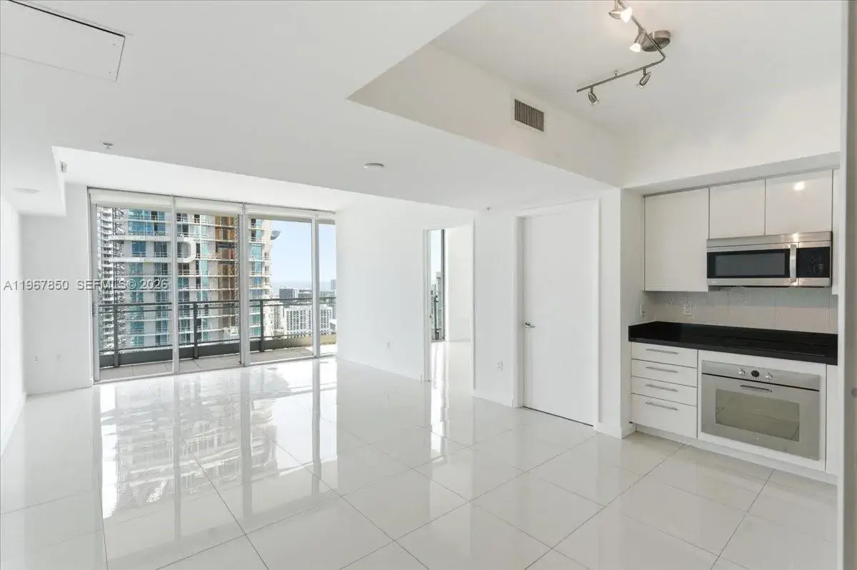 92 SW 3rd St # 3804, Miami FL 33130