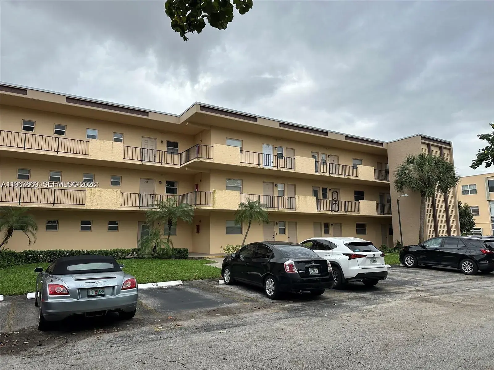 200 Ashbury Rd # 209, Hollywood FL 33024