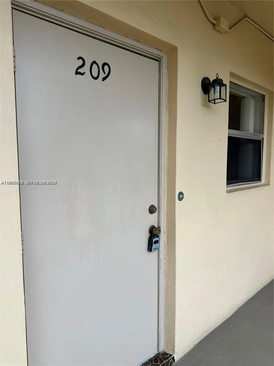 200 Ashbury Rd # 209, Hollywood FL 33024
