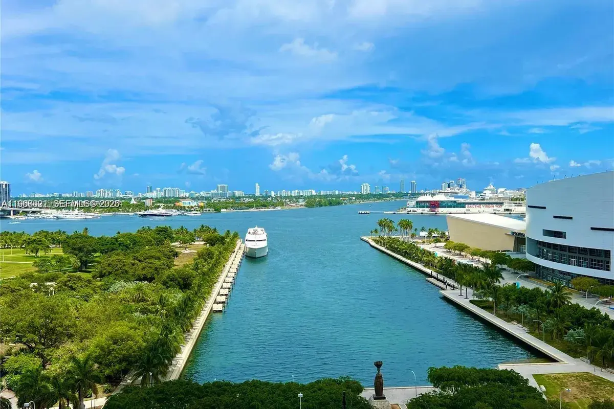 888 Biscayne Blvd # 1512, Miami FL 33132