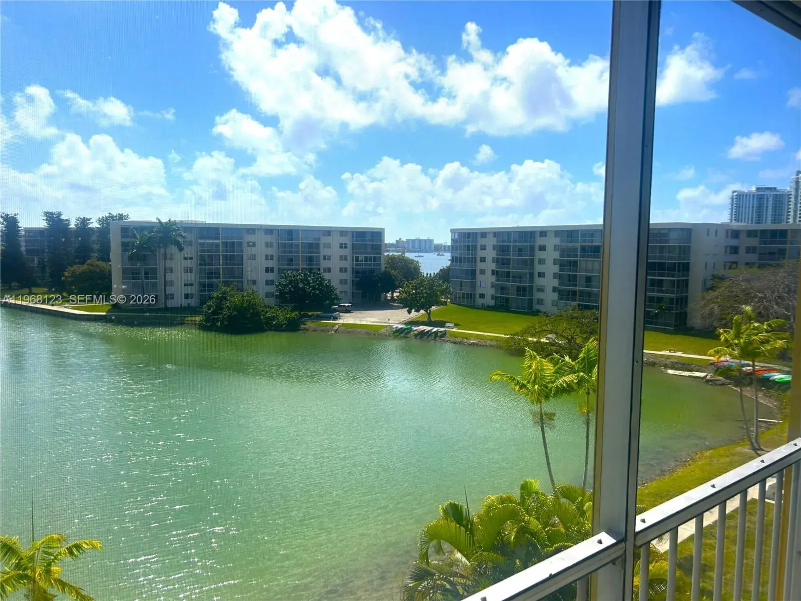 1 bedroom 1 bath Residential for sale at 2851 Leonard Dr # J502, Aventura FL 33160