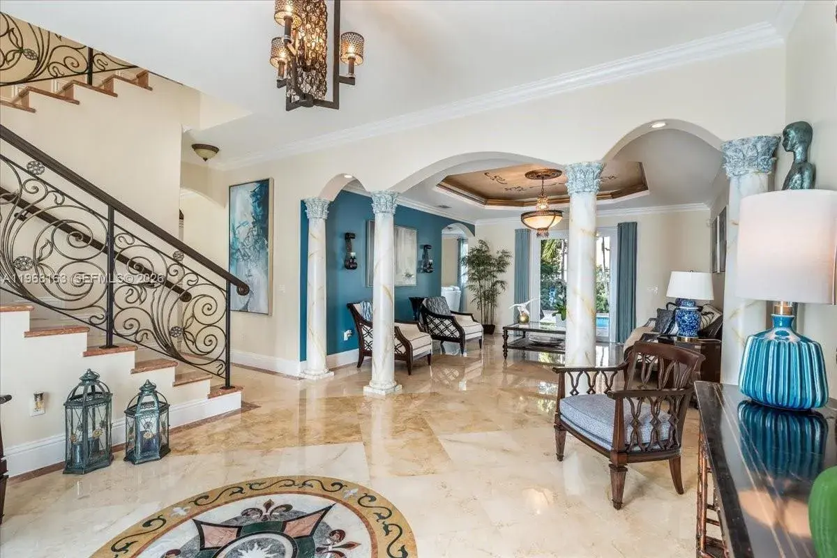 7851 NW 166th Ter, Miami Lakes FL 33016