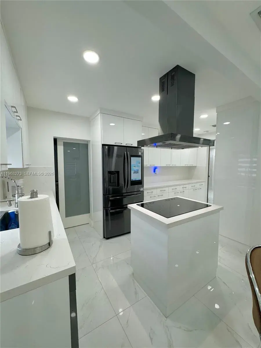2121 SW 61st Ave, Miami FL 33155