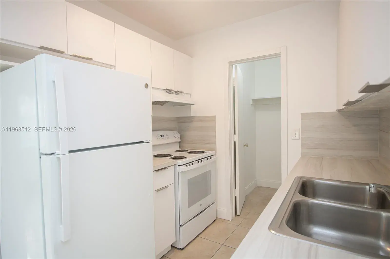 1 bedroom 1 bath Residential Lease for rent at 831 NW 1st Ave # 4, Fort Lauderdale FL 33311