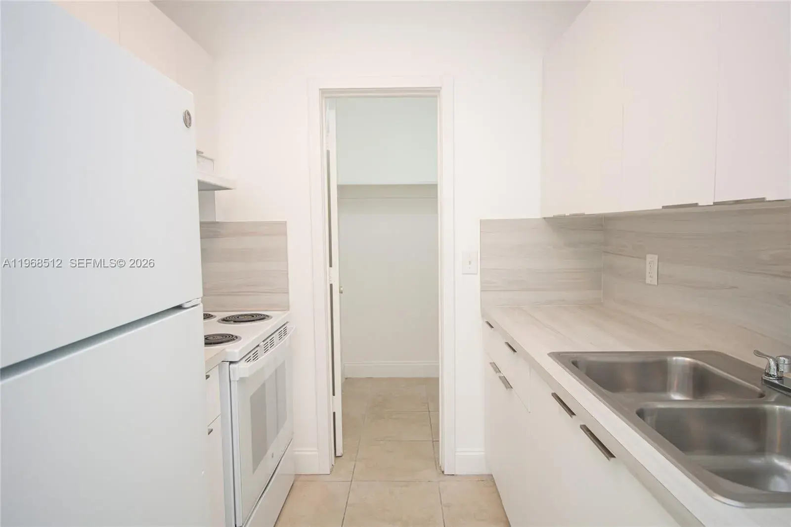 831 NW 1st Ave # 4, Fort Lauderdale FL 33311