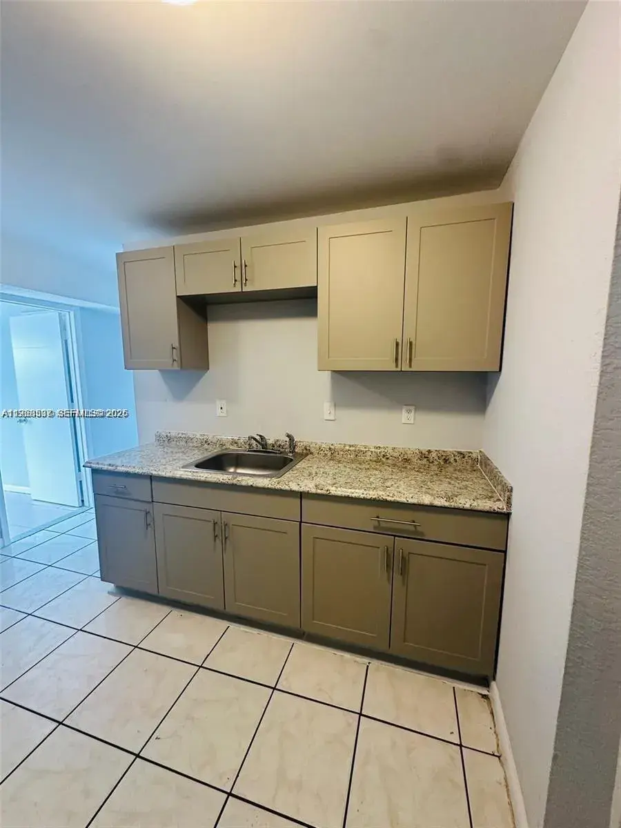 Residential Income for sale at 5 NE 16th Ct, Fort Lauderdale FL 33305