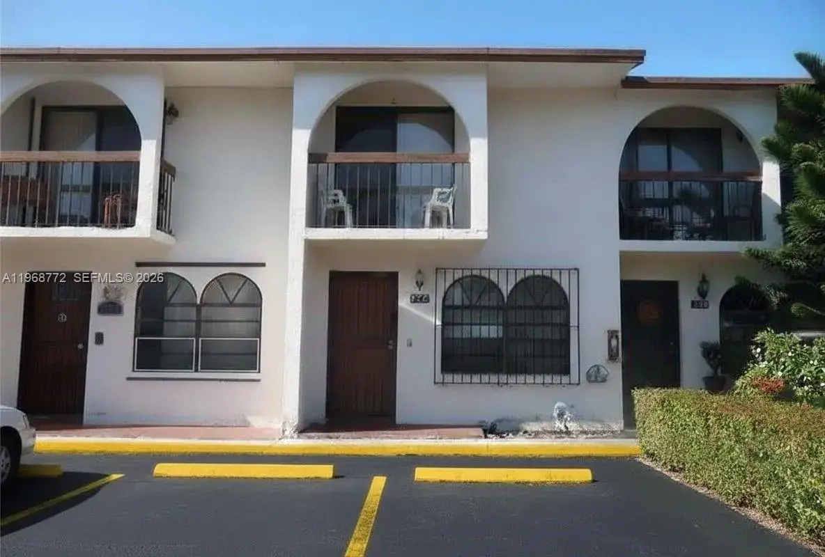 1082 W 79th St # 25, Hialeah FL 33014