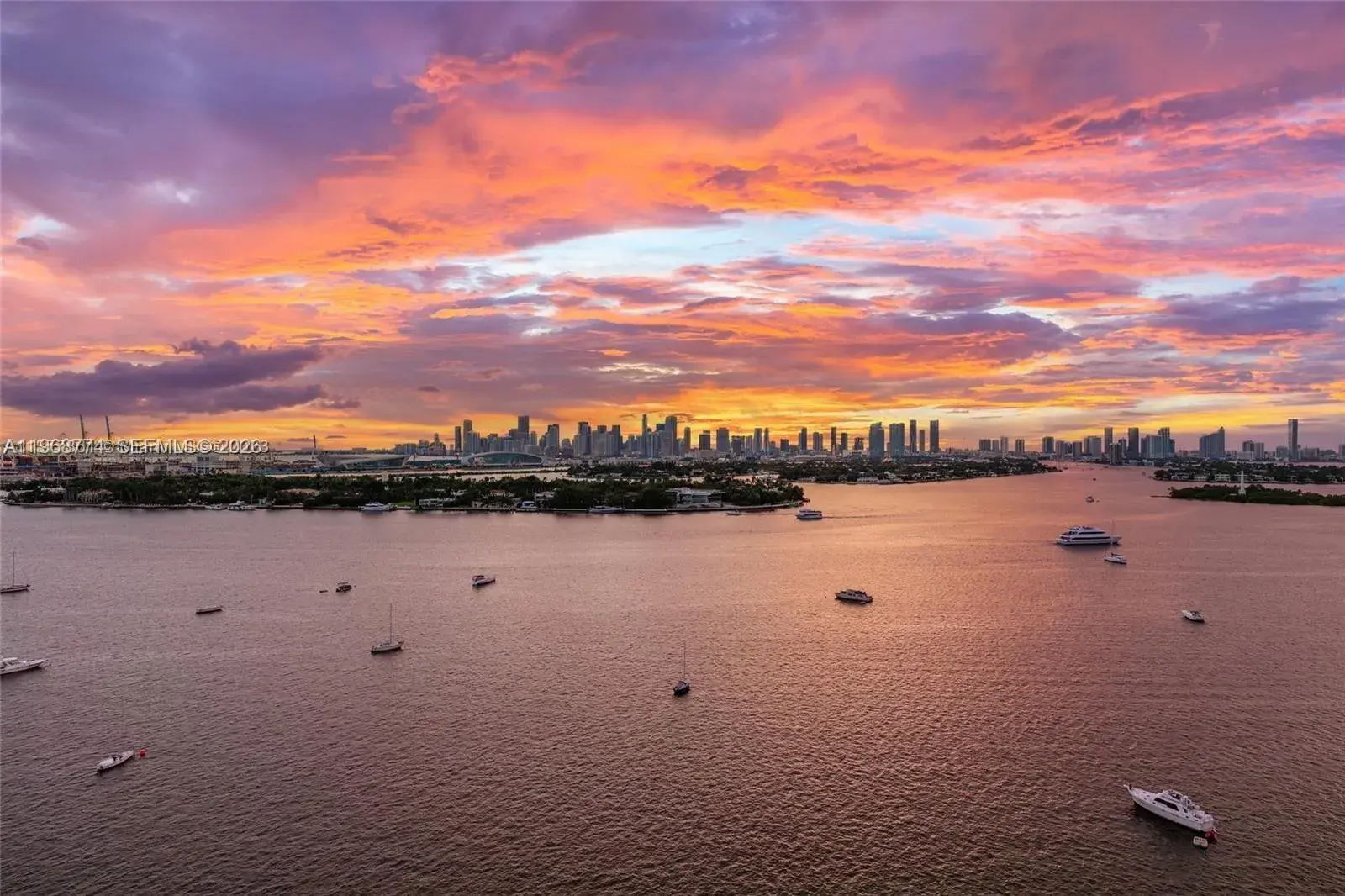 2 bedroom 2 bath Residential for sale at 1100 West Ave # 816, Miami Beach FL 33139