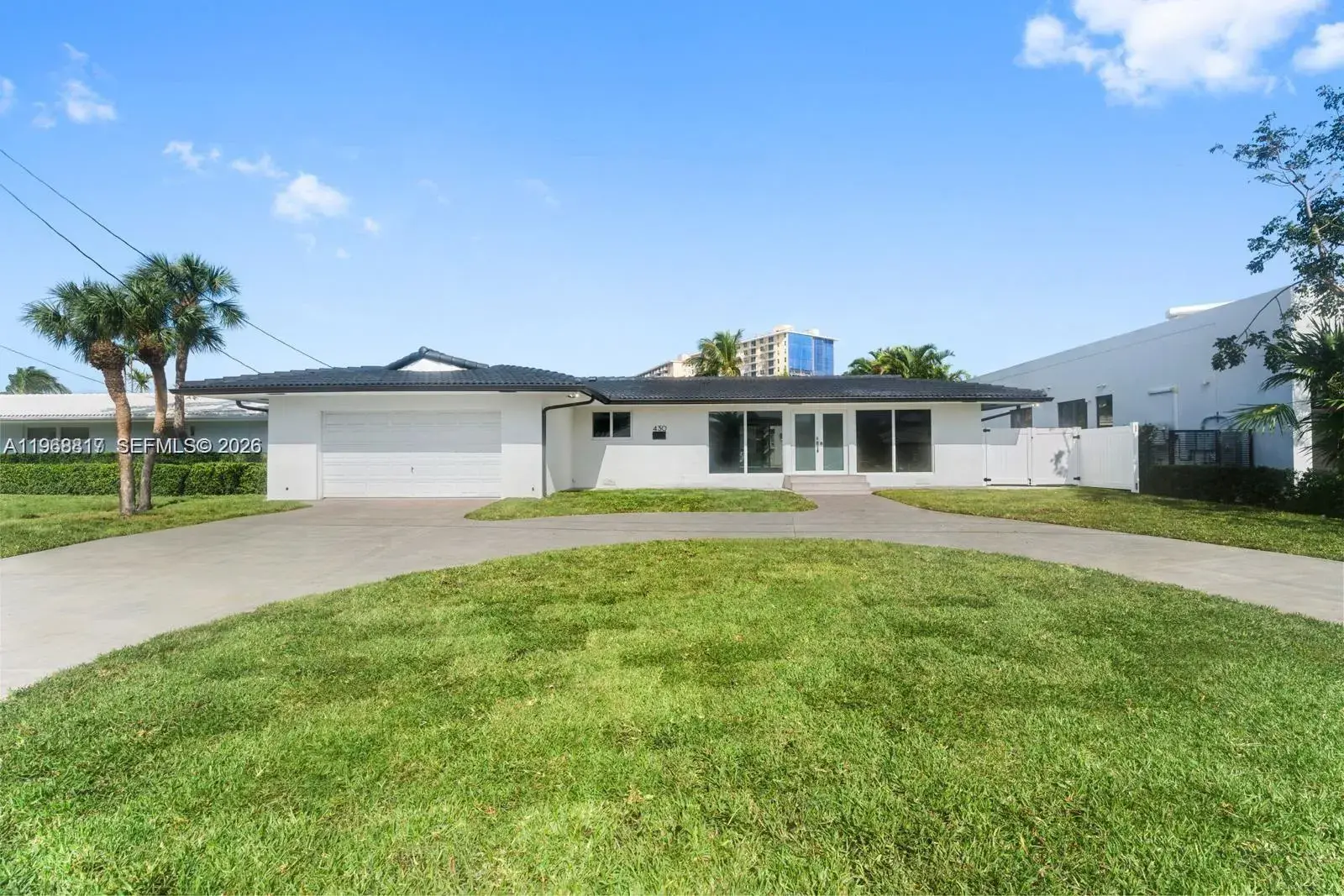 430 Tamarind Dr, Hallandale Beach FL 33009