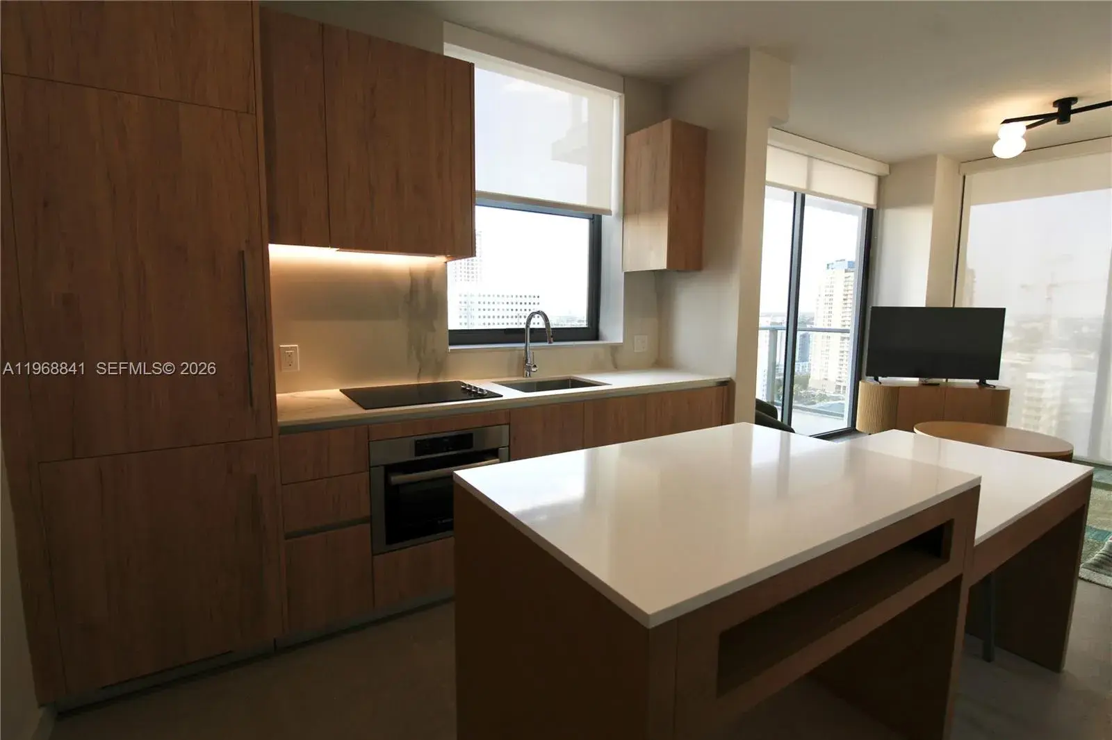 11 NE 6 St # 2114, Miami FL 33132