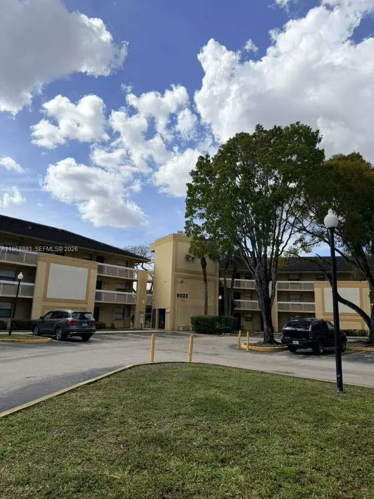2 bedroom 2 bath Residential for sale at 9022 NW 28th Dr # 206, Coral Springs FL 33065