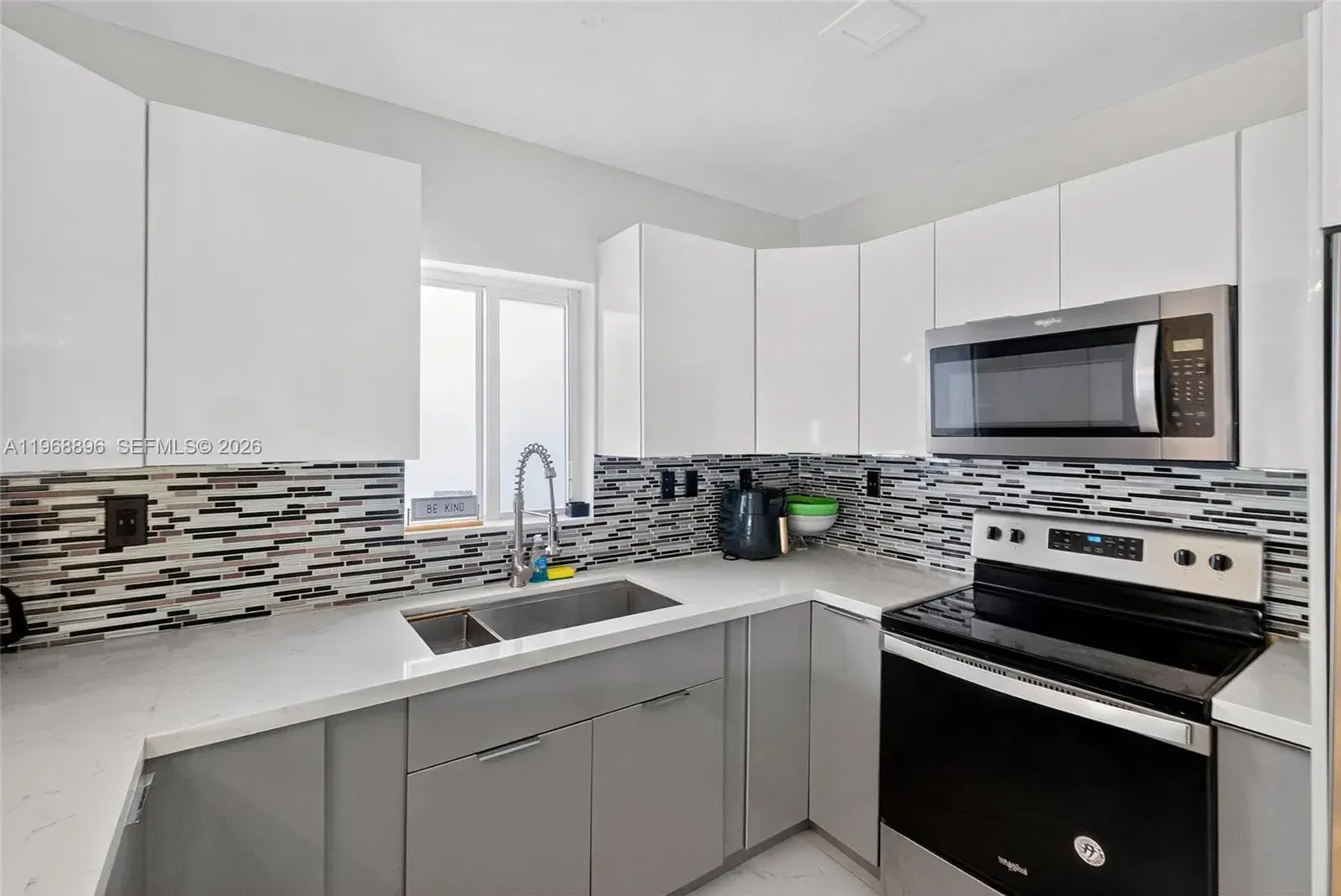 231 NW 44th St, Miami FL 33127