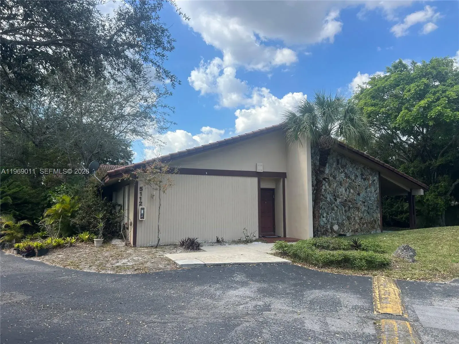 3 bedroom 2 bath Residential for sale at 5112 Sheridan St # 2, Hollywood FL 33021