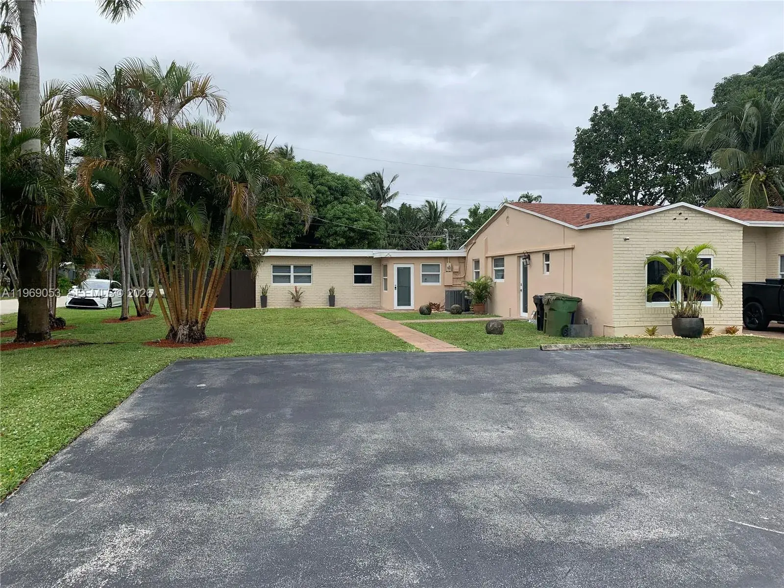 4 bedroom 3 bath Residential for sale at 707 NE 15th St, Fort Lauderdale FL 33304