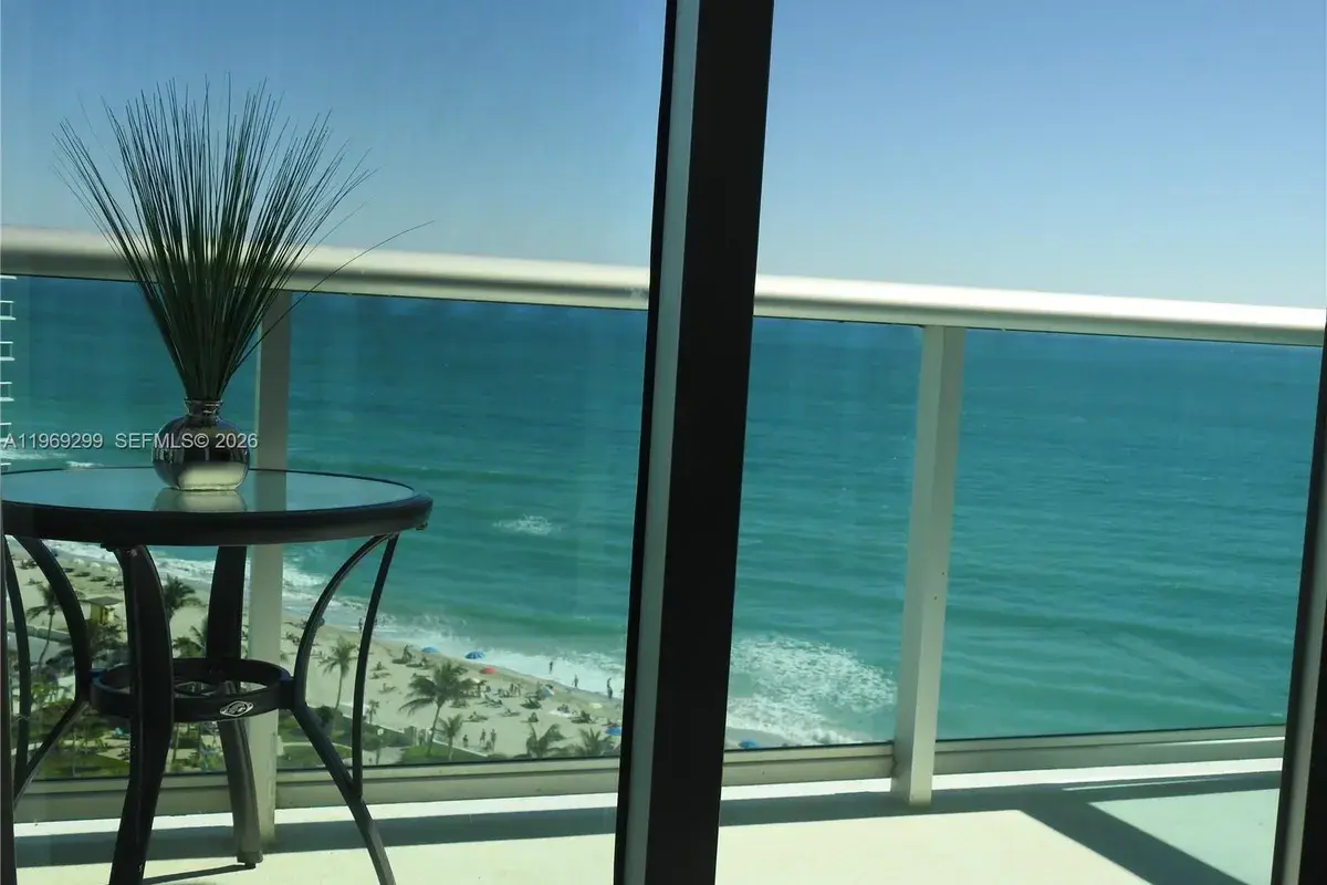 3901 S Ocean Dr, Hollywood FL 33019