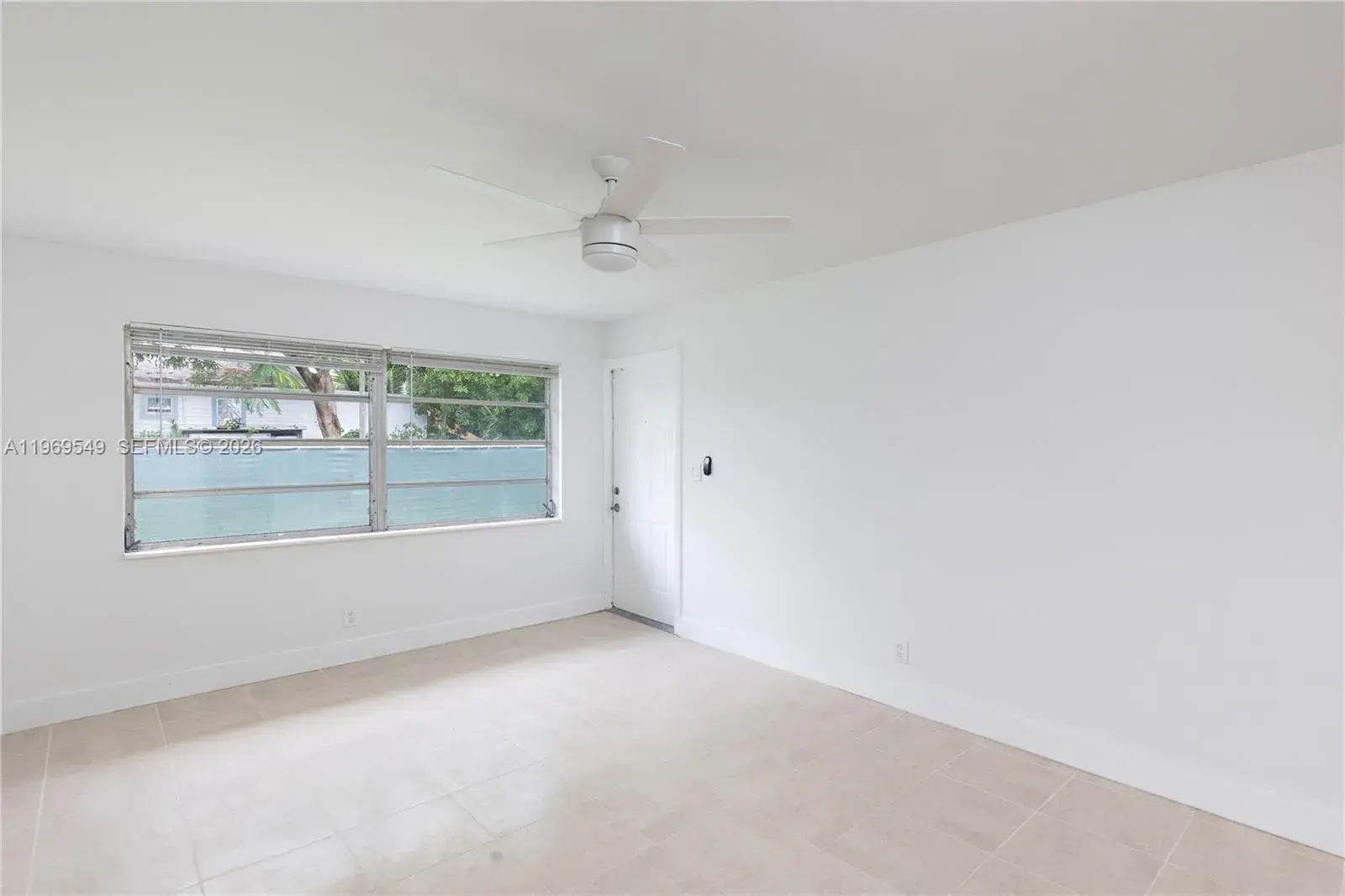 129 SE 4th St # 2, Hallandale Beach FL 33009