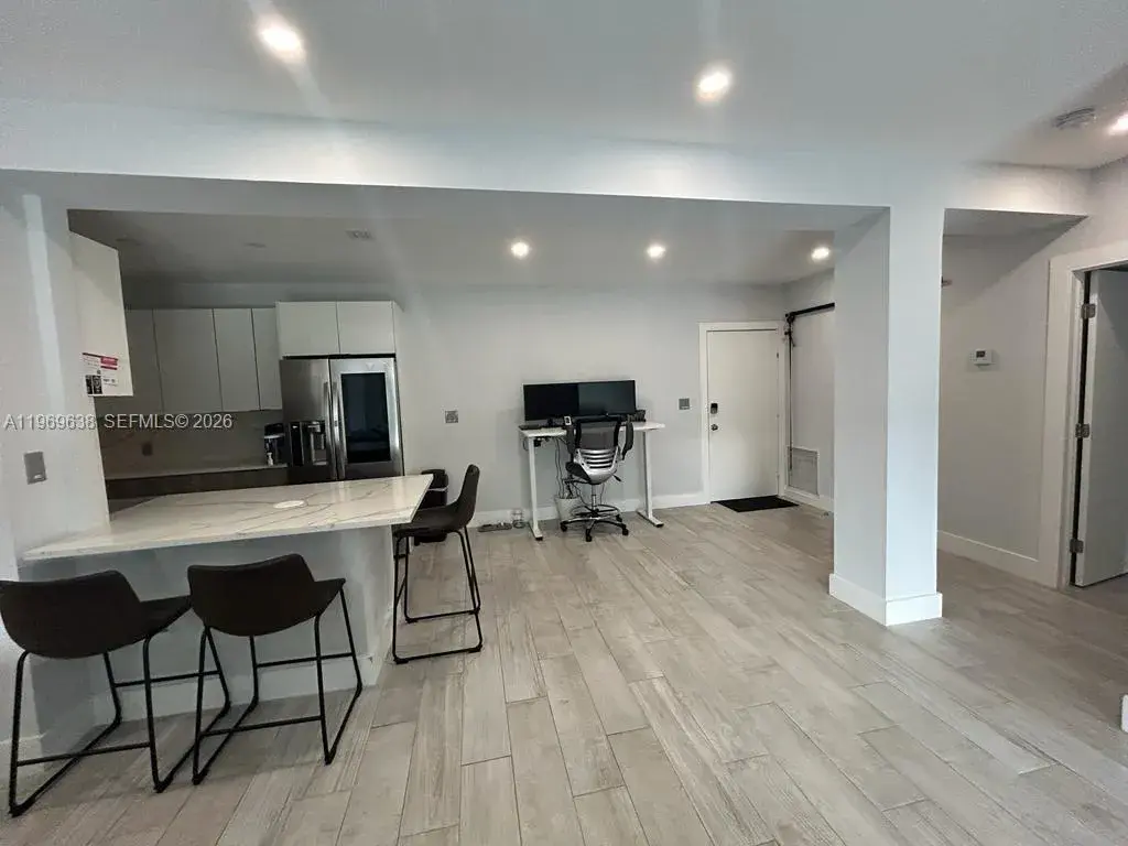 2 bedroom 2 bath Residential Lease for rent at 3501 Jackson St # 309, Hollywood FL 33021