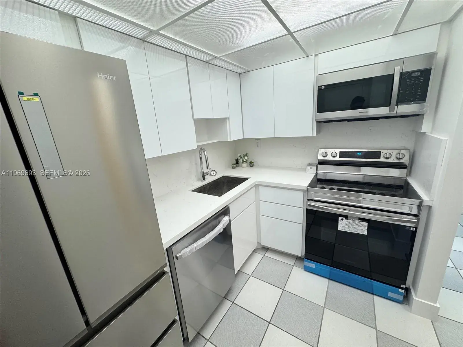 2899 Collins Ave # 740, Miami Beach FL 33140