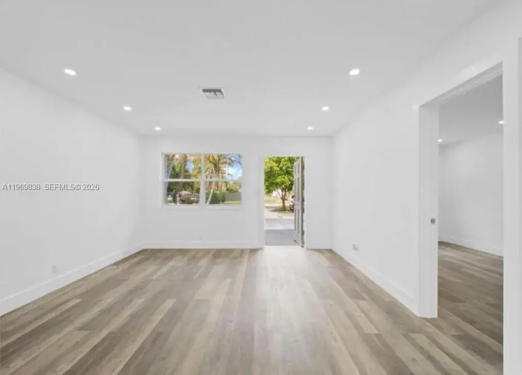 816 N Golf Dr, Hollywood FL 33021