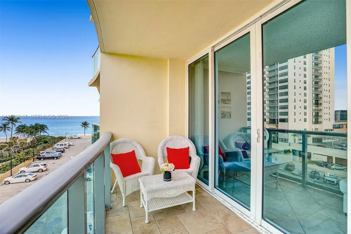 2501 S Ocean Dr, Hollywood FL 33019