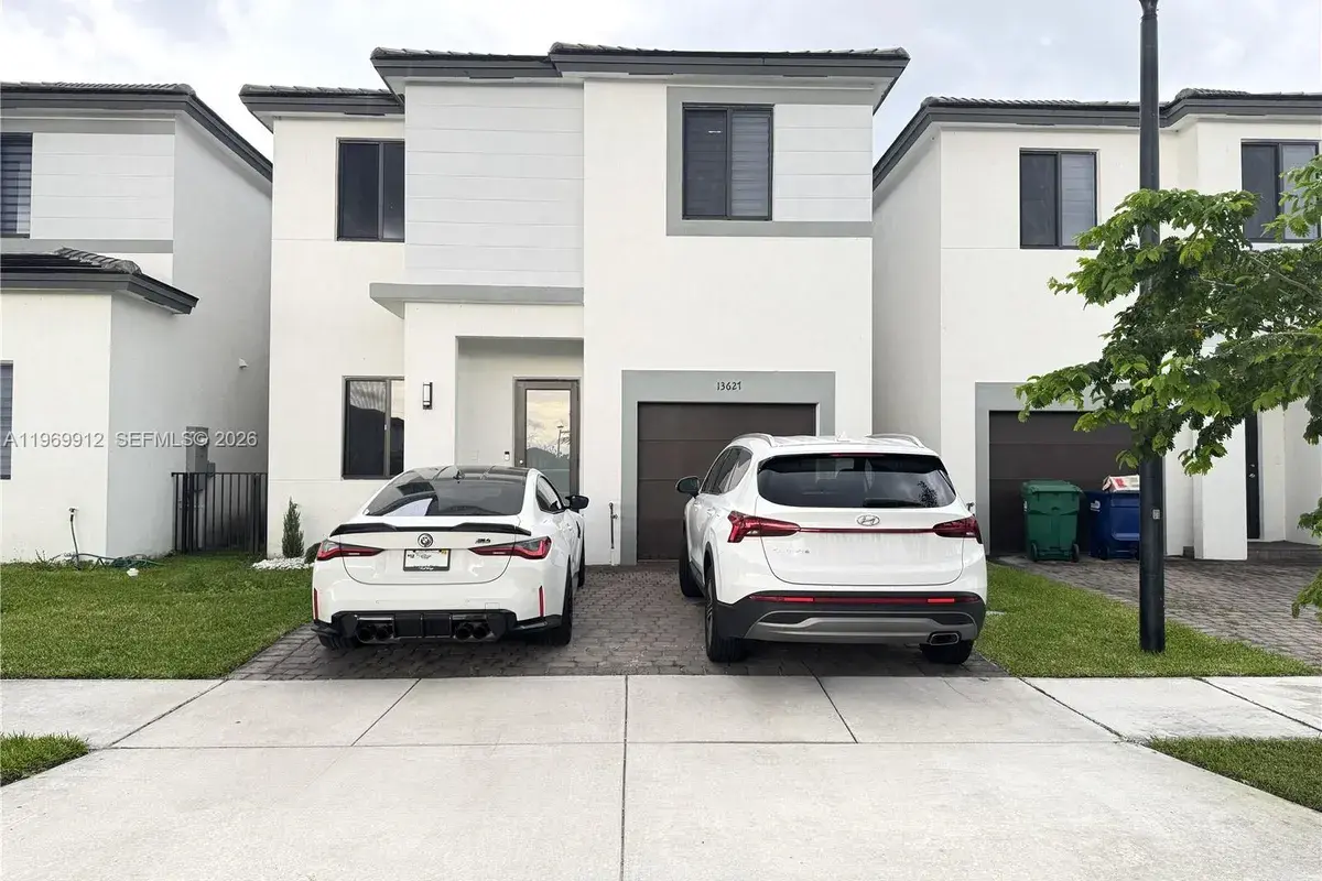 13627 SW 157th Ct, Miami FL 33196