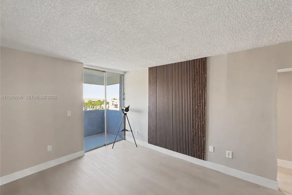 5050 NW 7th St # 705, Miami FL 33126