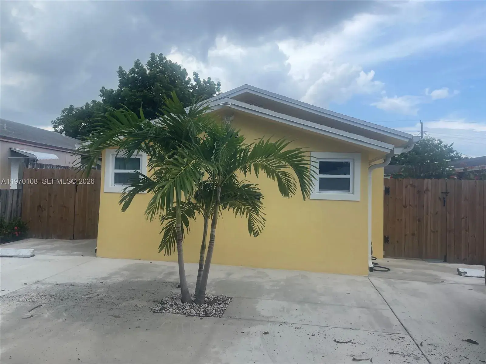 2 bedroom 2 bath Residential Lease for rent at 1935 Liberty St # 2, Hollywood FL 33020