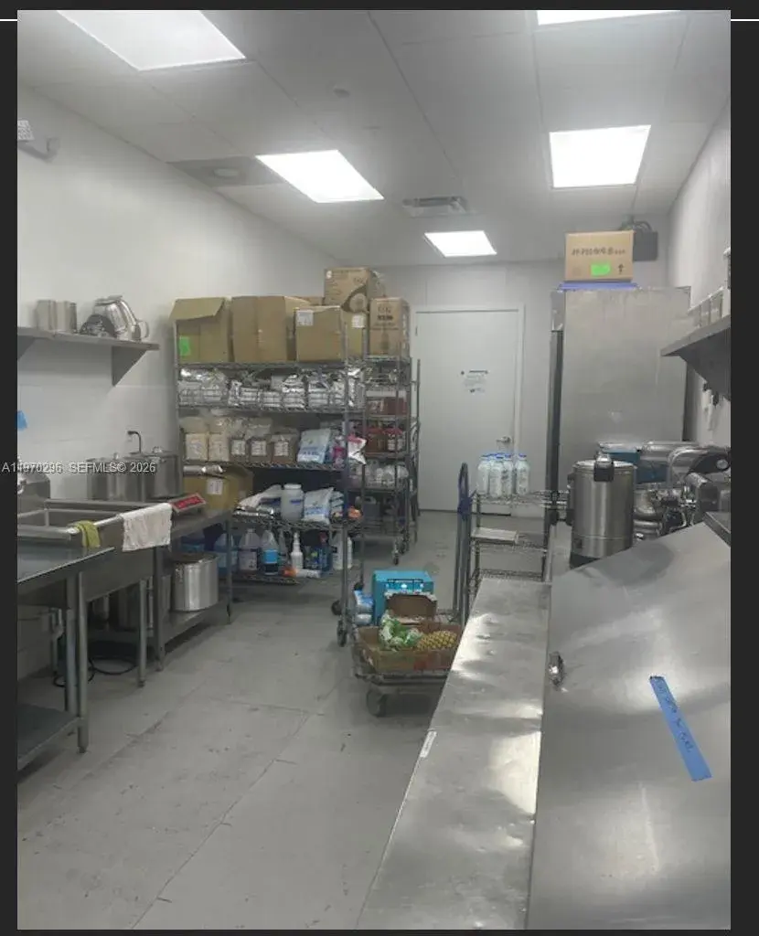 NE 18th St, Miami FL 33132