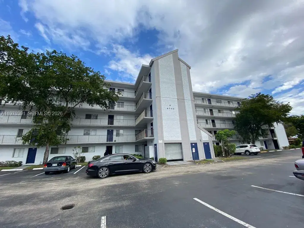 2 bedroom 2 bath Residential for sale at 8700 N Sherman Cir # 305, Miramar FL 33025