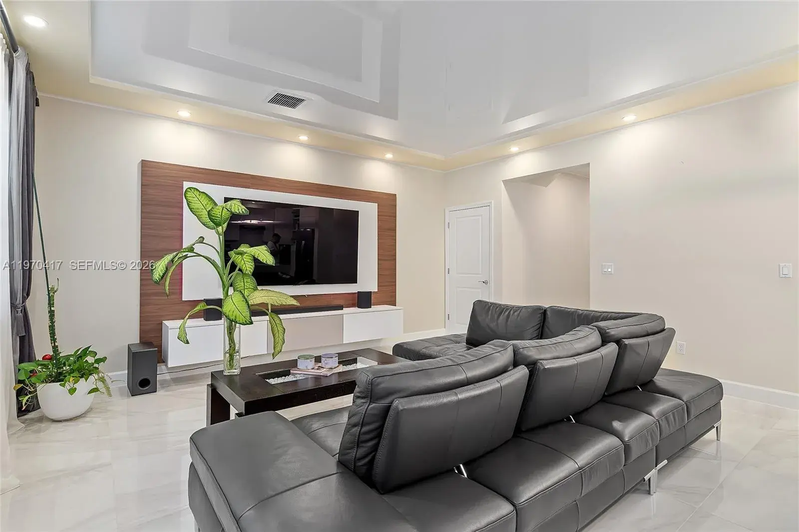 1475 Silk Oak Dr, Hollywood FL 33021