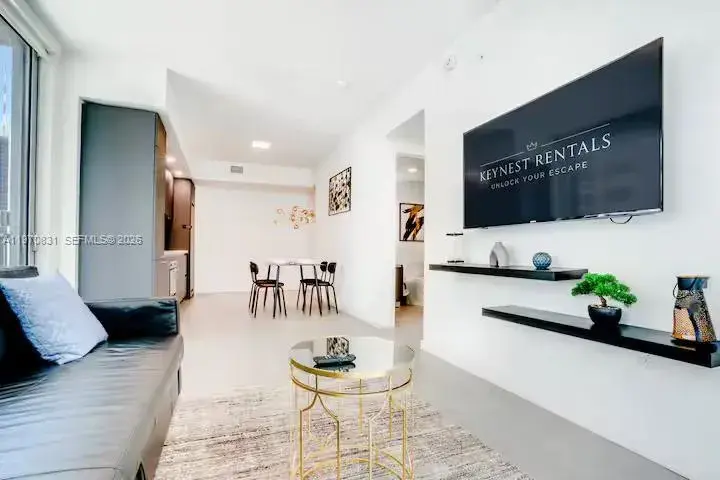 227 NE 2nd St # 1909, Miami FL 33132