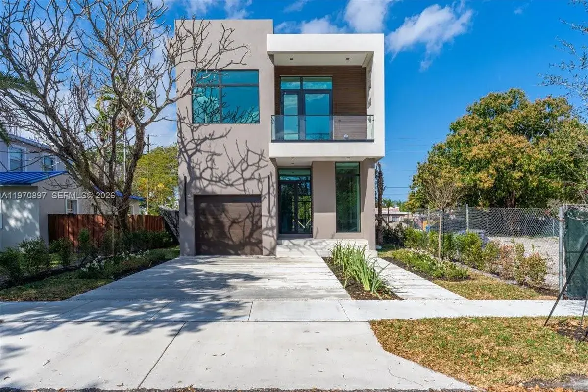 4 bedroom 4 bath Residential for sale at 1637 Monroe St, Hollywood FL 33020