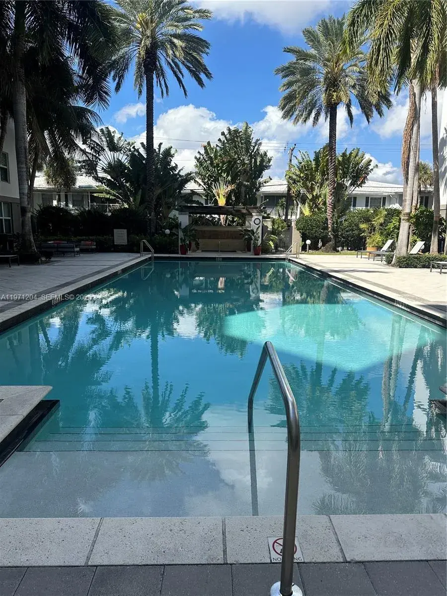 2421 NE 65th St # 508, Fort Lauderdale FL 33308