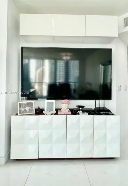 79 SW 12th St # 1806, Miami FL 33130 photo 3